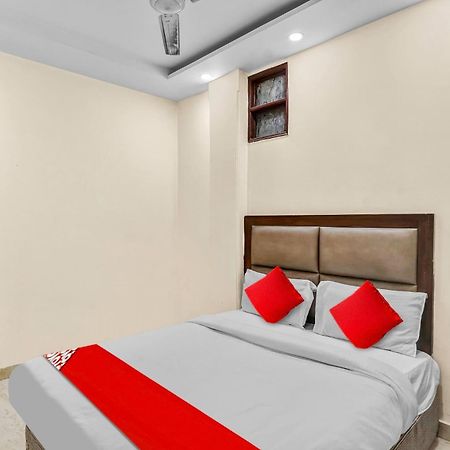 Hotel O Delhi Empire New Delhi Exteriör bild